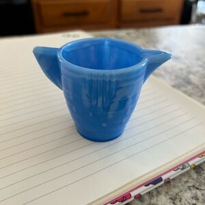 Vtg Akro Agate blue glass child’s teapot